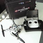 Quadrocopter-DJI-Phantom-2-H3-3D-Gimbal-GoPro-Hero-3-FPV-Monitor-Black-Pearl-Eigenbau-Senderpult