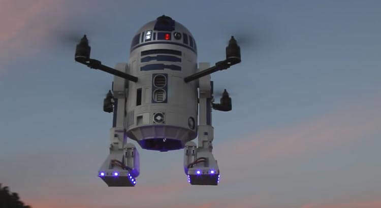R2 D2 Drohne - Star Wars Quadrocopter - flying