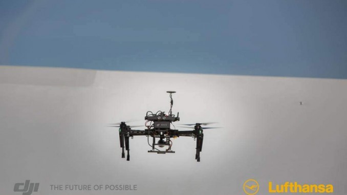 DJI und Lufthansa kooperieren - ein Inspektions-Quadrocopter in der Luft